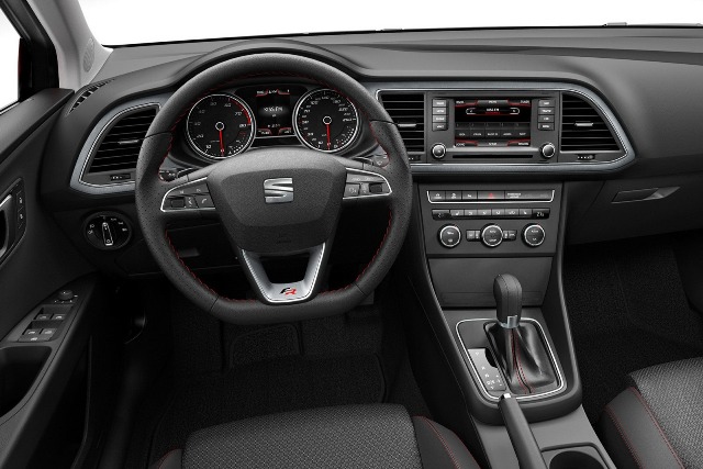1342692609_seat-leon-official-pictures-leaked-photo-gallery9.jpg